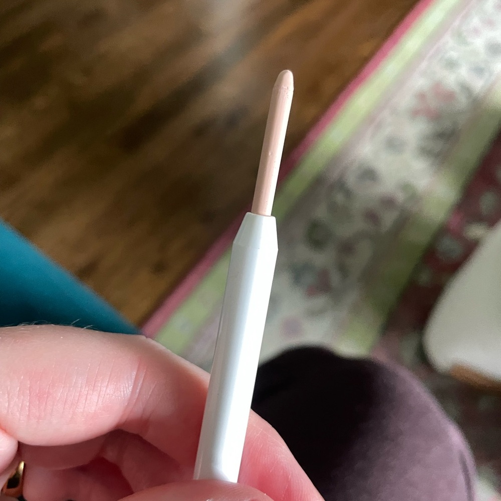 Lisa Eldridge Pinpoint Concealer - Shade 1 - Picture 5 of 9